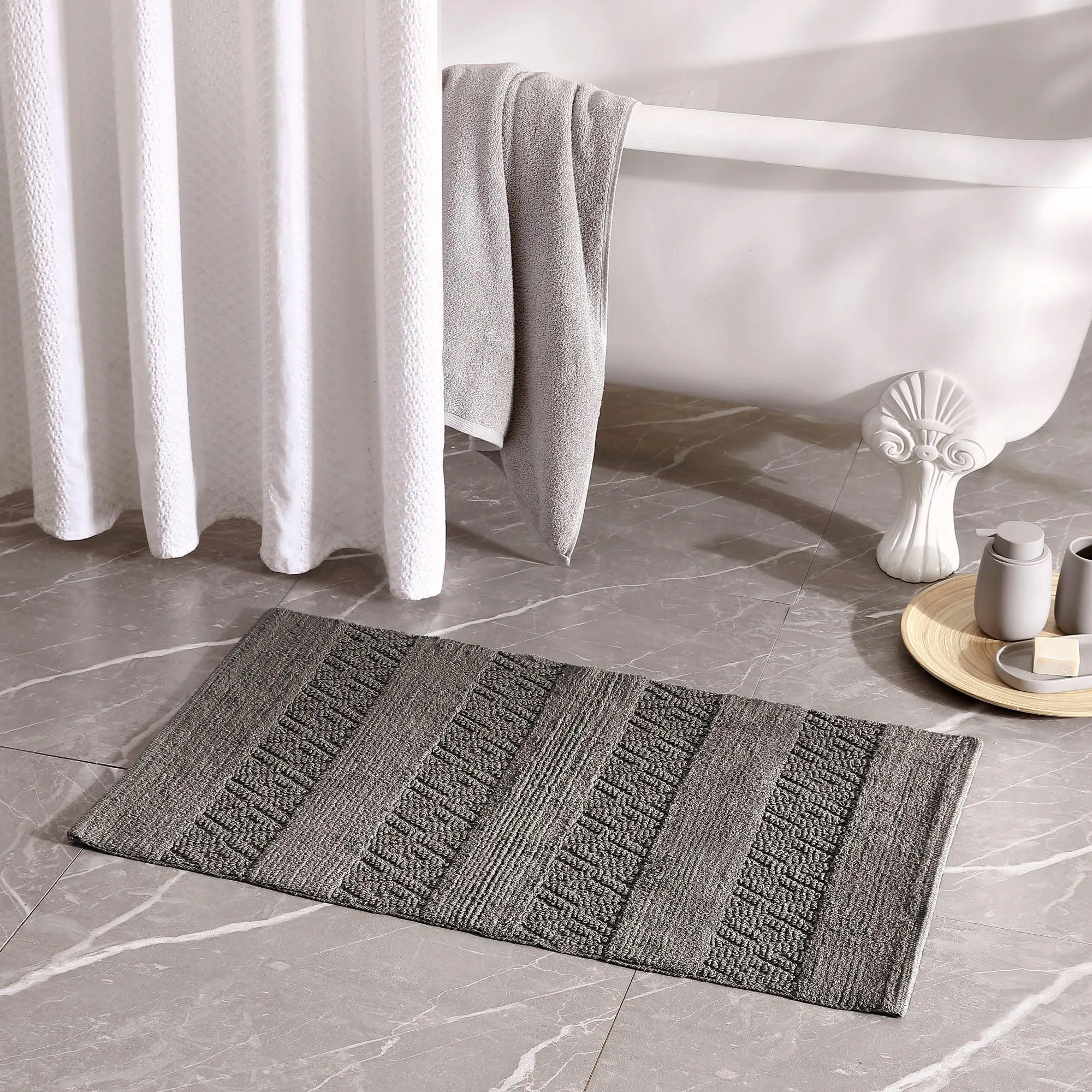 Brielle Home Thompson Handwoven 100% Cotton Bath Rug