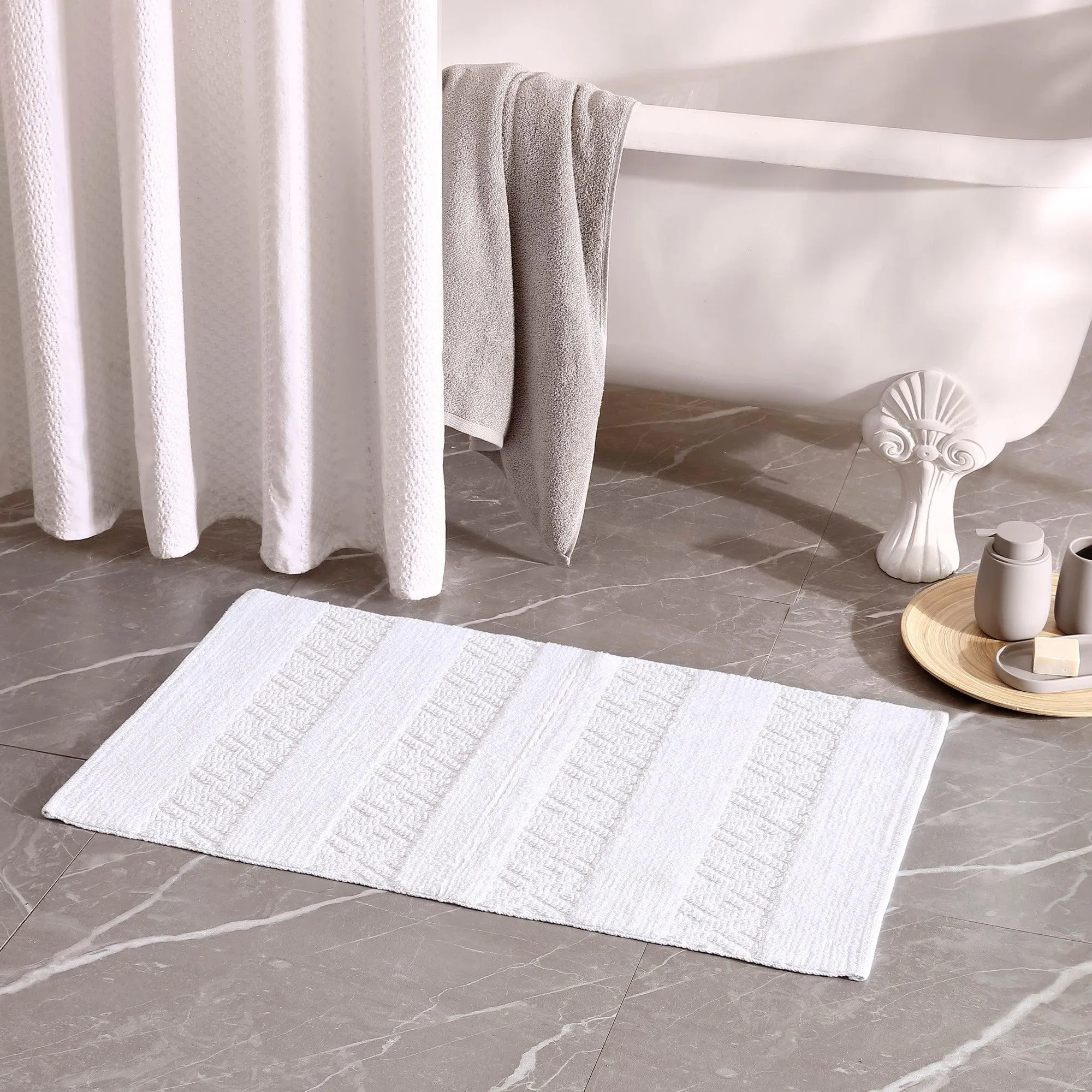 Brielle Home Thompson Handwoven 100% Cotton Bath Rug