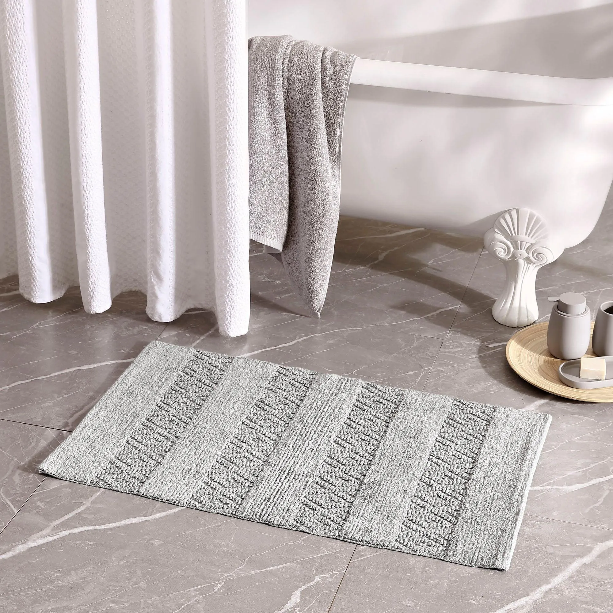 Brielle Home Thompson Handwoven 100% Cotton Bath Rug