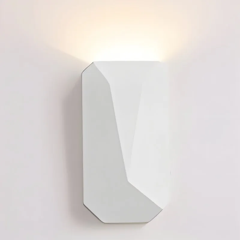 Luman Wall Lamp