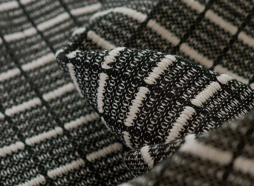 Mallow Black Reversible Rug
